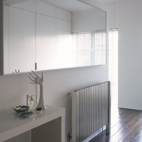 design heizkörper horizontal wohnzimmer wohnraum heizung aperto edelstahl
