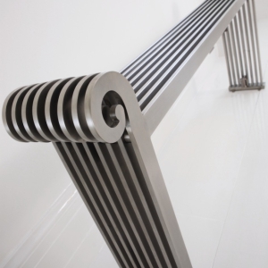 design heizkörper horizontal edelstahl wohnzimmer wohnraum heizung sanata